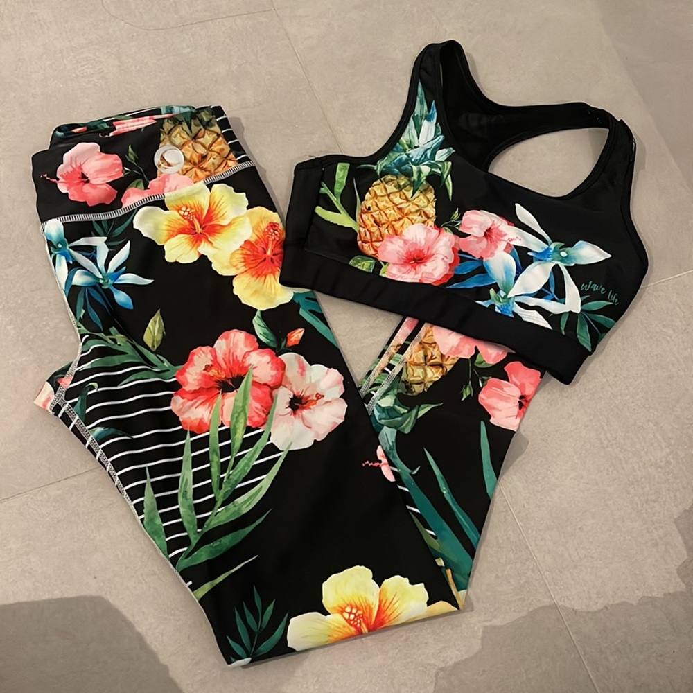 Wave Life XS tropical jungle leggings and sport bra set UPF50+ sun protection